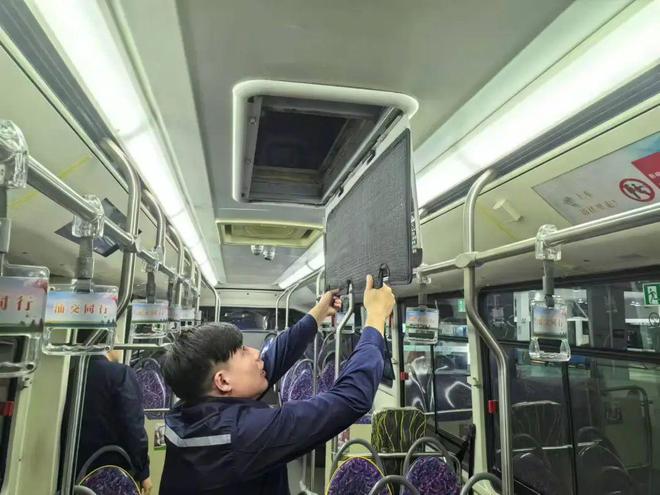 定能坐上凉爽的公交车原因是……凯发k8国际天气逐步变热但您一(图6)